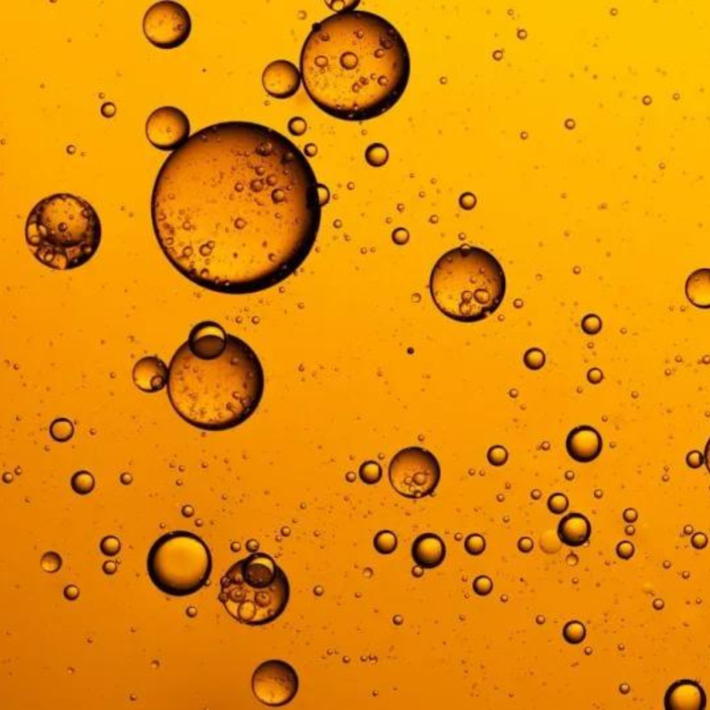 Das erneuerbare Neste RE, bestehend aus biobasiertem Kohlenstoff, ist eine Lösung für Kunststoffhersteller, die den fossilen Kohlenstoffgehalt in ihren Produkten reduzieren möchten.
